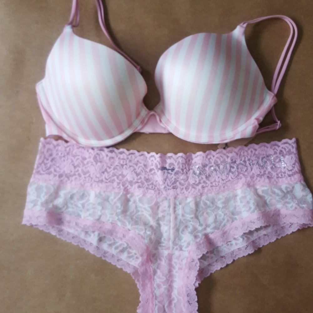 Victoria's secret very sexy PU 34C medium